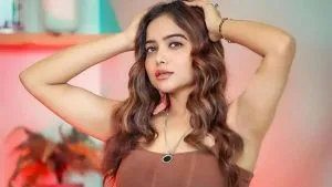 Manisha Rani Support Anurag Dobhal