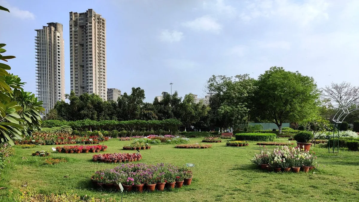 Noida Botanical Garden Closed