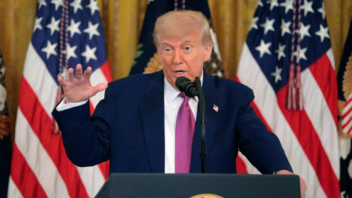 Trump Threatens to Iran