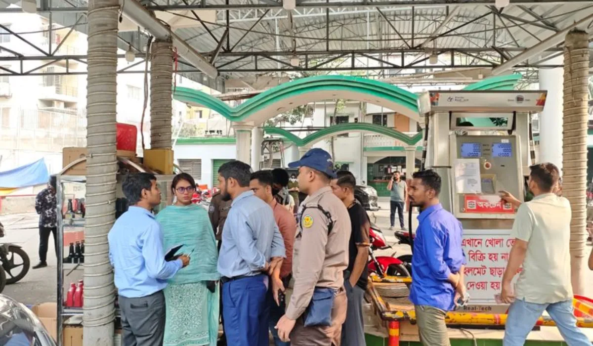 Bangladesh Border Troops at Petrol Pumps