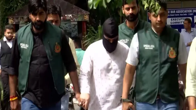 छत्तरपुर, कालकाजी, लोटस टेंपल उड़ाने की थी साजिश, लश्कर की दिल्ली दहलाने की कोशिश नाकाम, आतंकी ने खोले राज