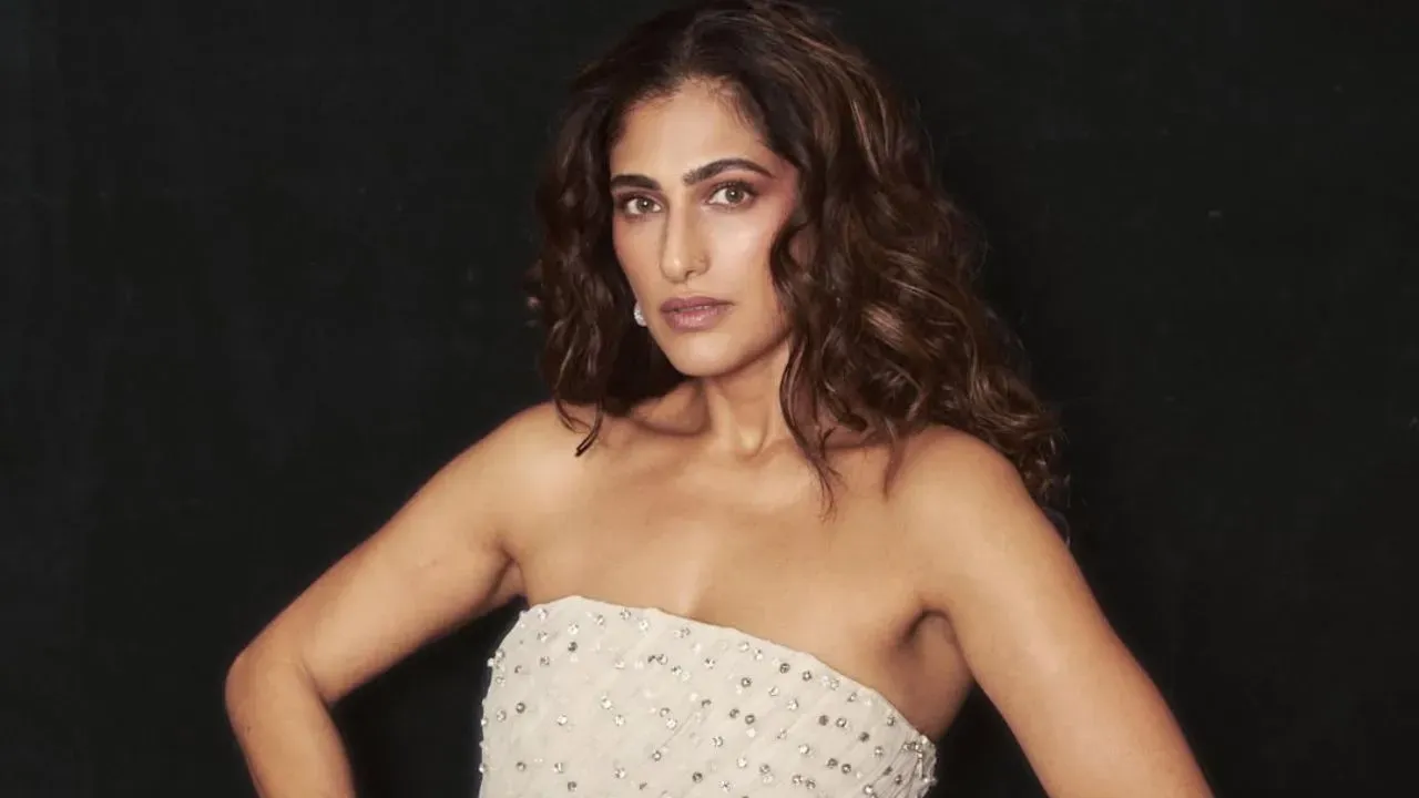 Kubbra Sait( Social Media)