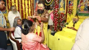 President Murmu with Premanand Maharaj