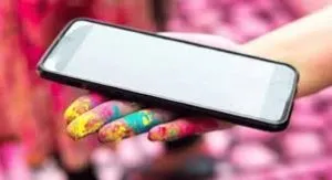 Smartphone Protection Tips on Holi