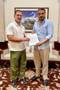 Rohit Pawar Meets Rahul Gandhi