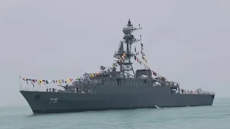 भारत से लौट रहा था ईरानी युद्धपोत, अमेरिका ने हमला कर हिंद महासागर में डुबोया, 87 की मौत, कई लापता