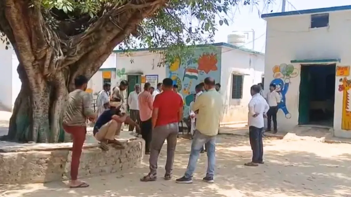 150 Students Stop Going School in Bijnor