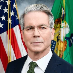 कीमतों में बढ़ोतरी की आशंका के बीच अमेरिका ने रूसी तेल पर छूट का बचाव किया