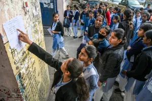 यूपी बोर्ड के रिजल्ट में लड़कियों का दबदबा, 10वीं में कशिश एवं अंशिका टॉपर, 12वीं में शिखा वर्मा ने मारी बाजी