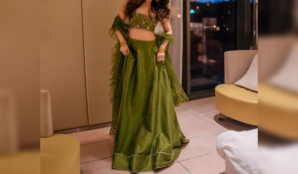 Mehndi Outfit Ideas for Bride