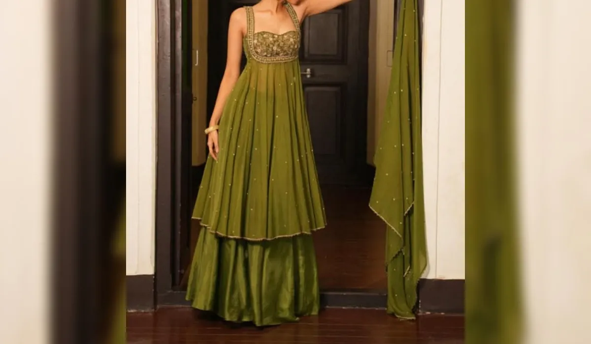 Mehndi Outfit Ideas for Bride