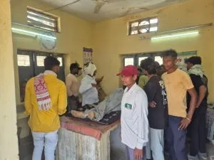 Barwani Son Shoots Father