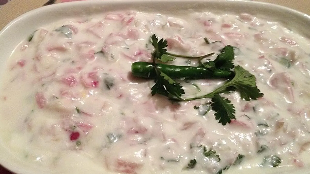 Pyaaz Raita Recipe in Ingredients