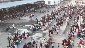 Surat Udhna Station Crowd Lathicharge