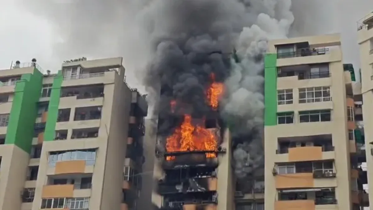 Ghaziabad Flat Fire News