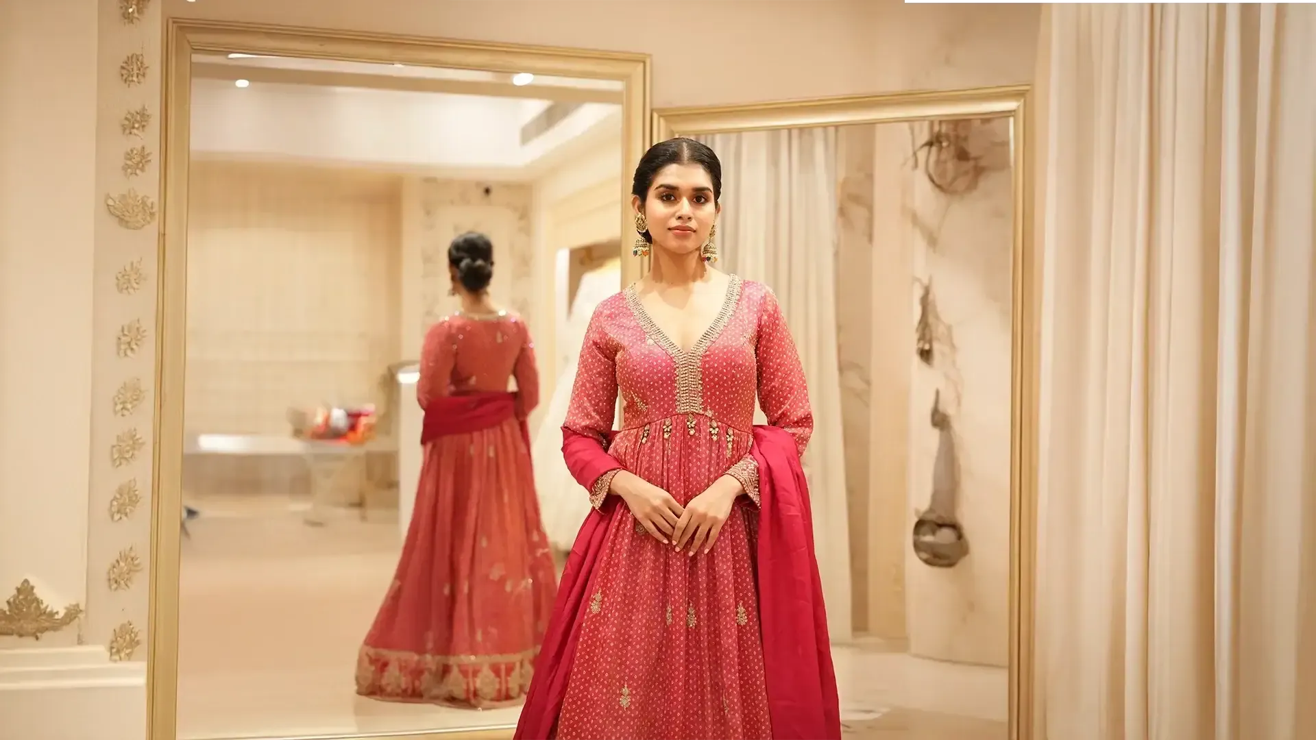 Suit Neck Designs( Source: Social Media)