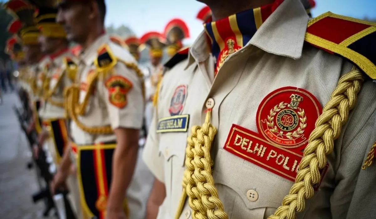 Delhi Police Constable Arrested Robbery