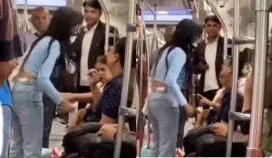Delhi Metro Viral Video