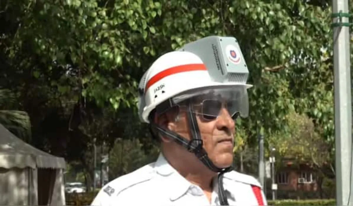 Delhi Traffic Police AC Helmet
