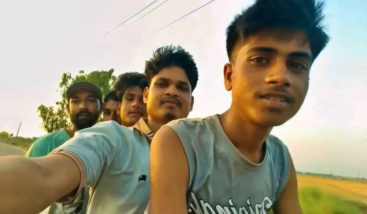 Kaushambi bike Tractor Accident