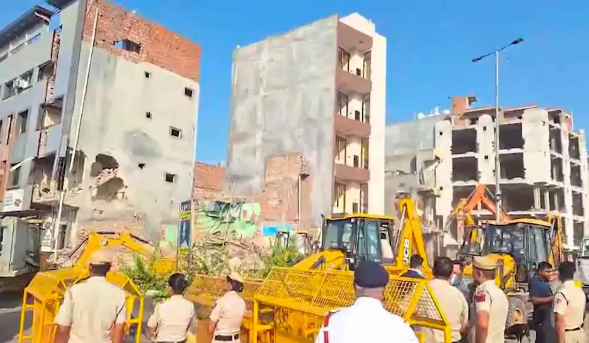 Shalimar Bagh Demolition Drive