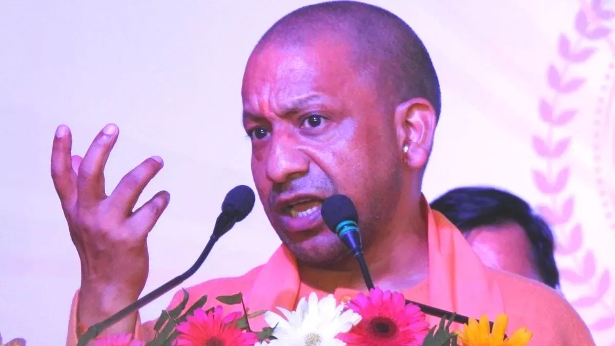 Yogi Adityanath Targets Akhilesh Yadav (credit S-M)