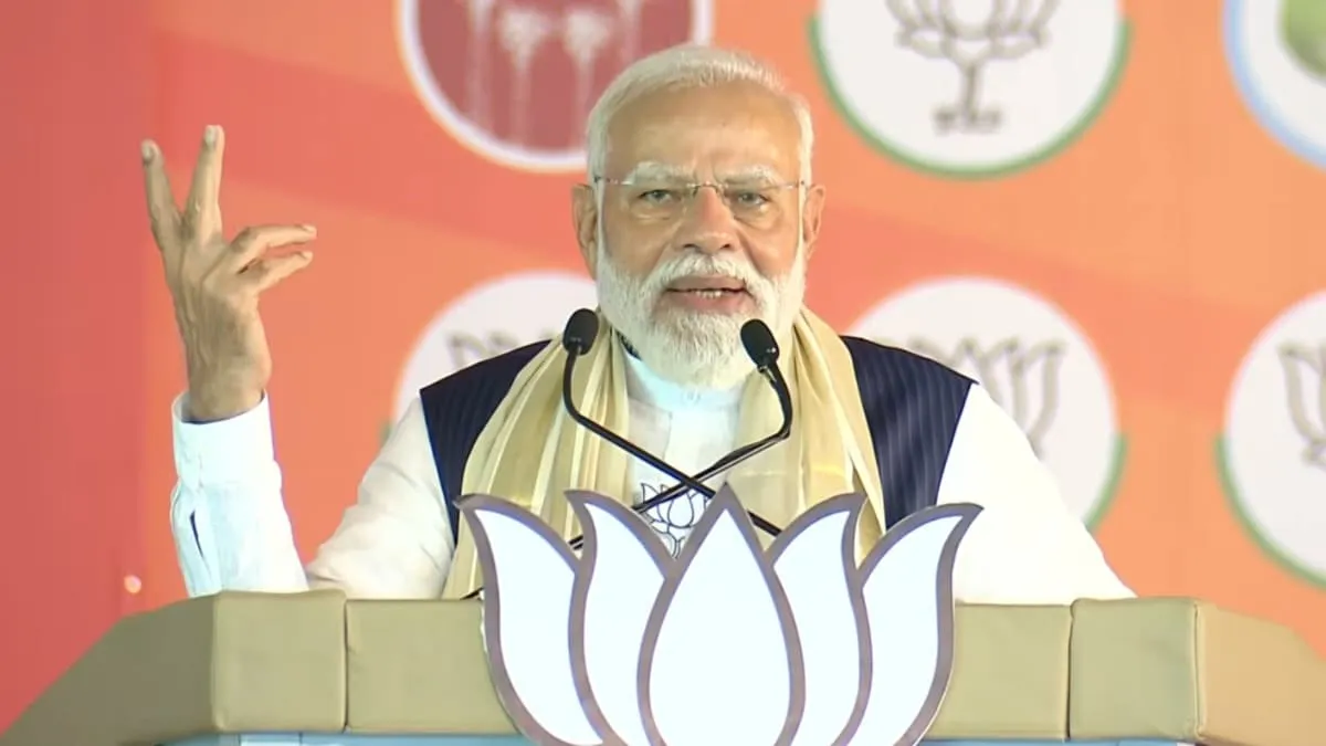 सूरत से PM मोदी का बड़ा संदेश,  हरित विकास ही भारत का भविष्य, गुजरात को मिली 18,000 करोड़ रुपए की सौगात