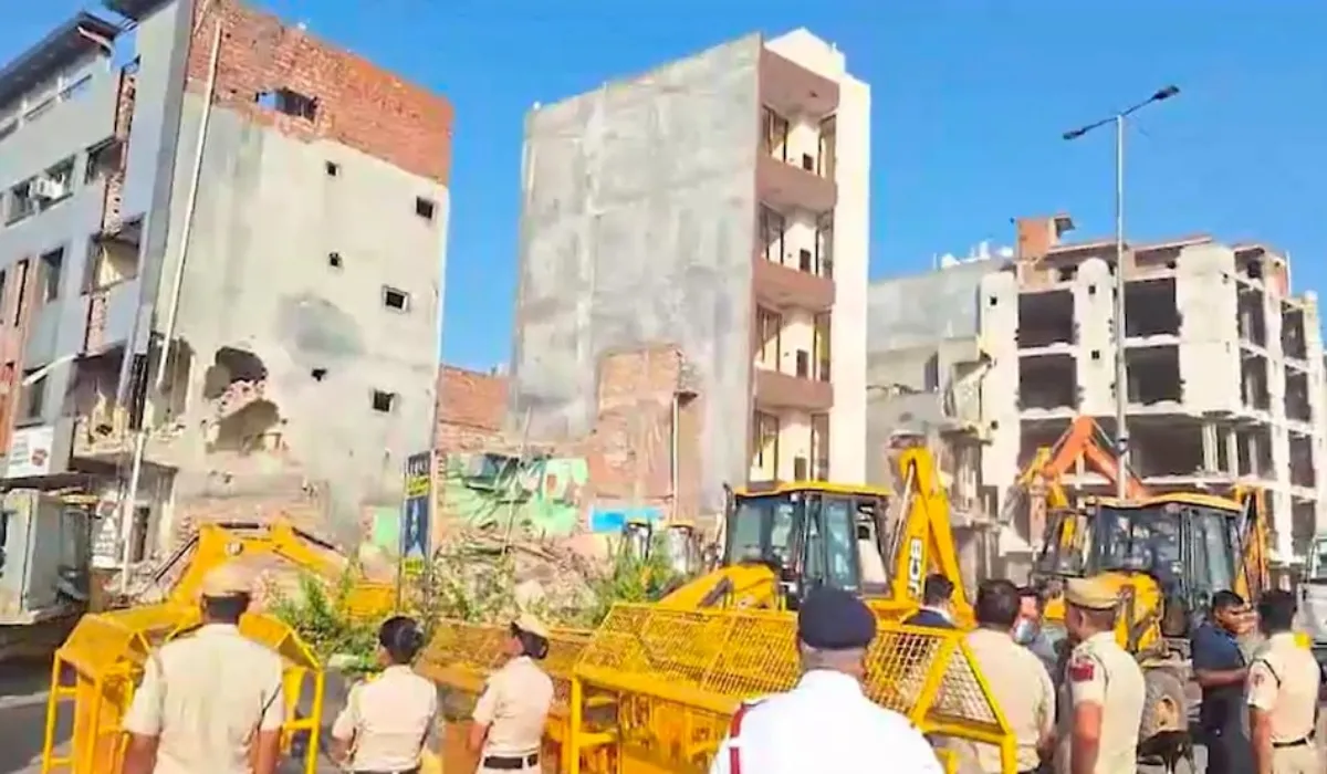 Delhi Shalimar Bagh Demolition