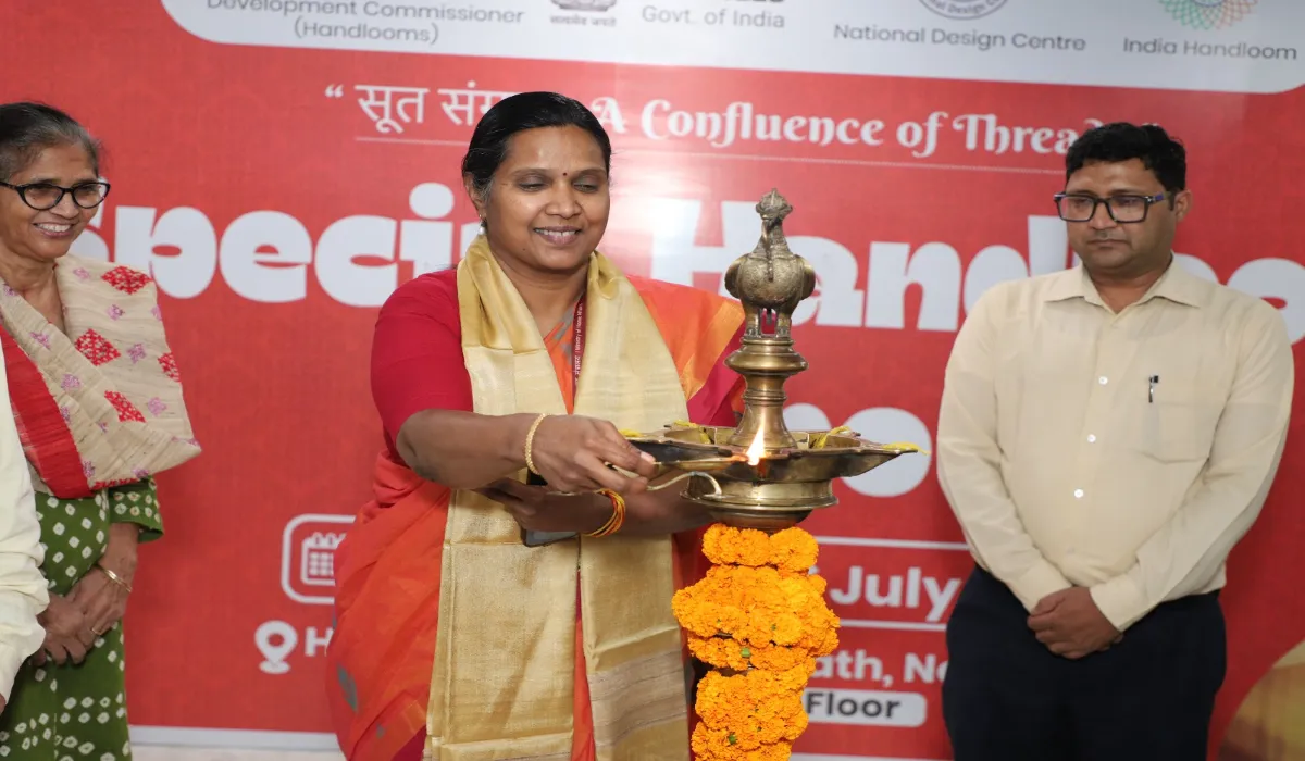 Dr M Beena inaugurates Handloom Expo