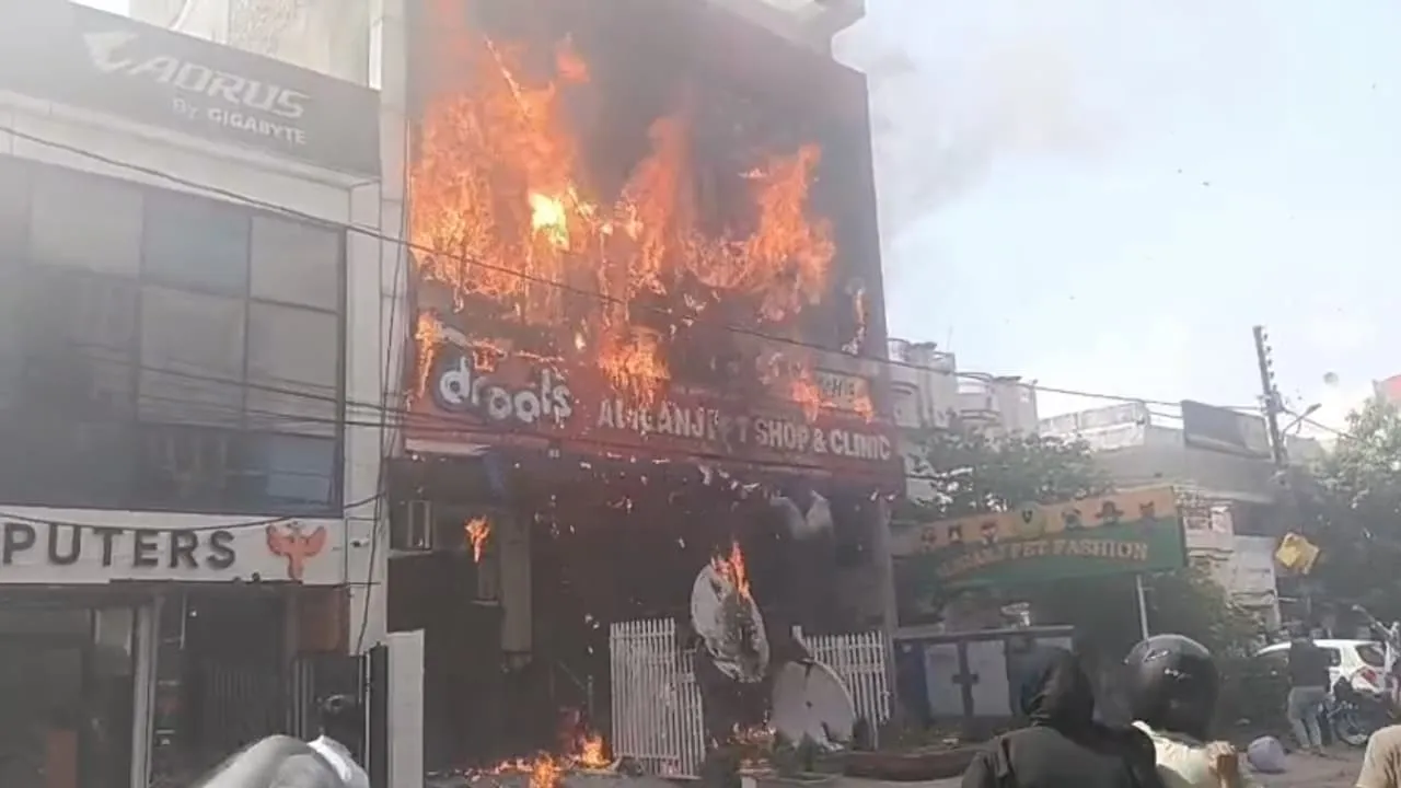 Lucknow Coaching Centre Fire News Live
