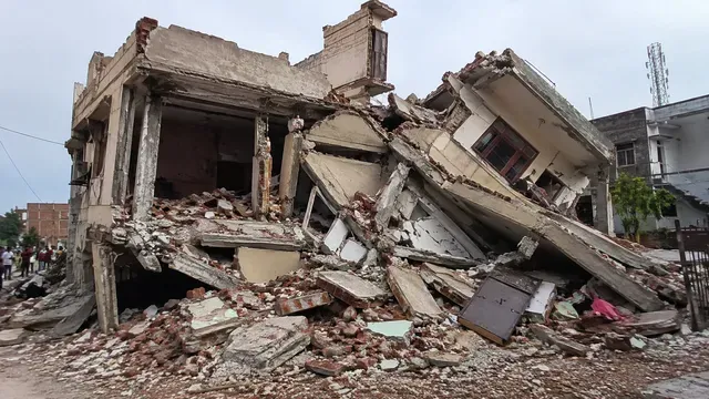 Mehrauli Building Collapse