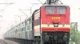 Railway : मोबाइल पर मिलेगी पार्सल की बुकिंग व डिलीवरी से जुड़ी हर जानकारी, डिजिटल बनाने की दिशा में काम कर रहा रेलवे