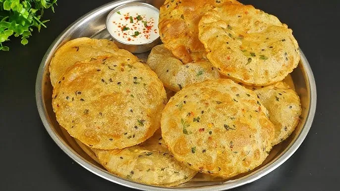 Aloo Pyaz Khasta Poori Recipe