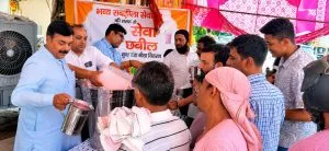 Delhi : ‘शीतल जल-ठंडी छबील सेवा’ गर्मी में राहगीरों को दे रही राहत