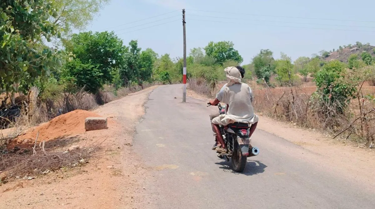 Village Road : अब बेनाम नहीं रहेंगी गांव की सड़कें, मिलेगा यूनिक कोड और नाम