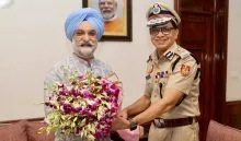 Delhi : दिल्ली के नए पुलिस कमिश्नर ने की पहली समीक्षा बैठक, पुलिस अधिकारियों को दिए कई निर्देश
