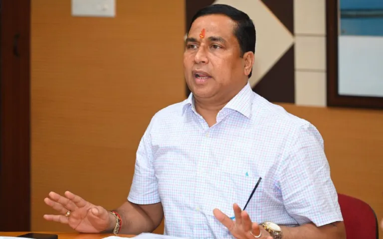 असम में एक से अधिक शादी करने वालों को सरकारी नौकरी से किया जाएगा बर्खास्त, कल्याणकारी योजनाओं पर भी लगेगी रोक