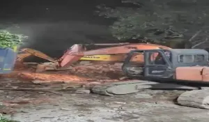 Bulldozer action in Pitampura