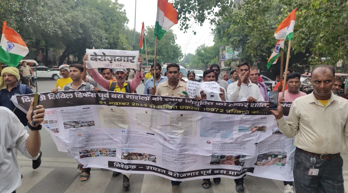 Delhi : "500 दिन हो गए, लेकिन नहीं मिली नौकरी...",पूर्व बस मार्शलों ने बयां किया अपना दर्द