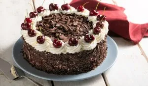 Black Forest Cake Recipe in Hindi