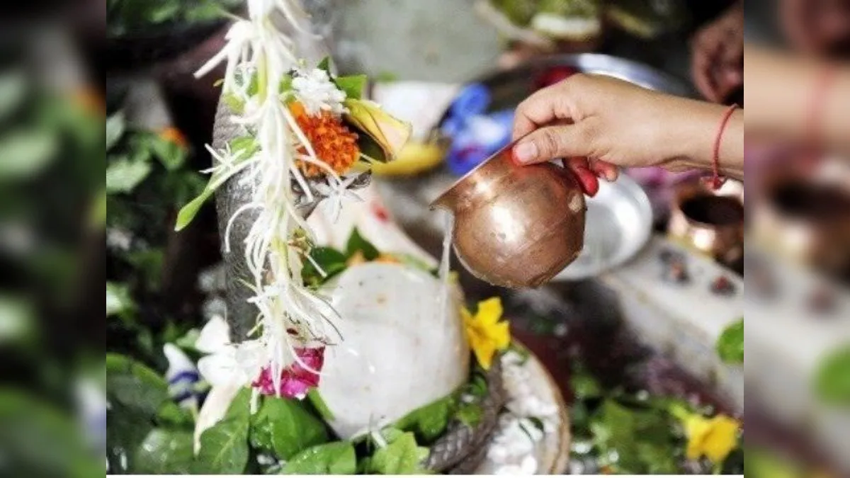 Sawan me Shivling par Kya Chadhaye