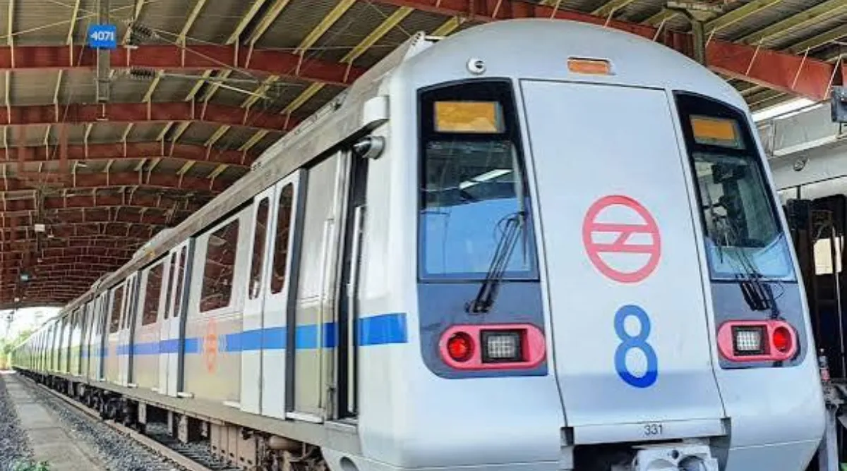 Delhi : DMRC प्रमुख ने ब्लू लाइन पर विकास कार्यों का लिया जायजा, स्टेशनों के पुनर्विकास की समीक्षा