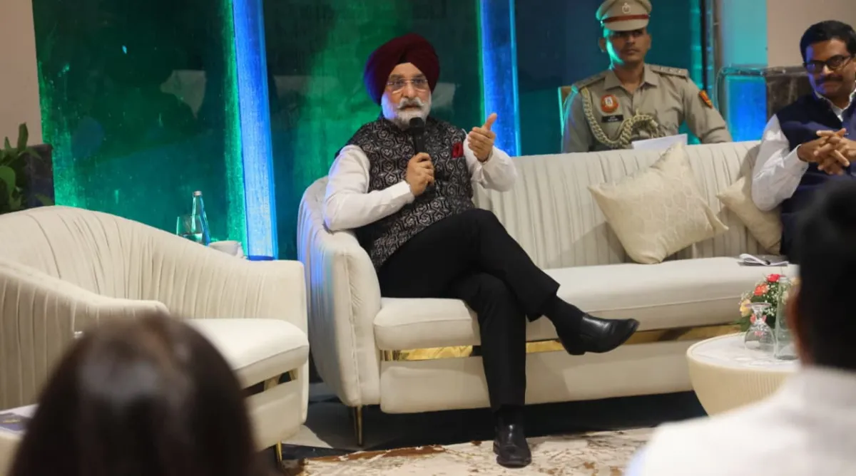 Delhi : द्वारका को आर्थिक और वाणिज्यिक केंद्र बनाने की तैयारी तेज, एलजी ने उद्योग जगत से मांगे सुझाव