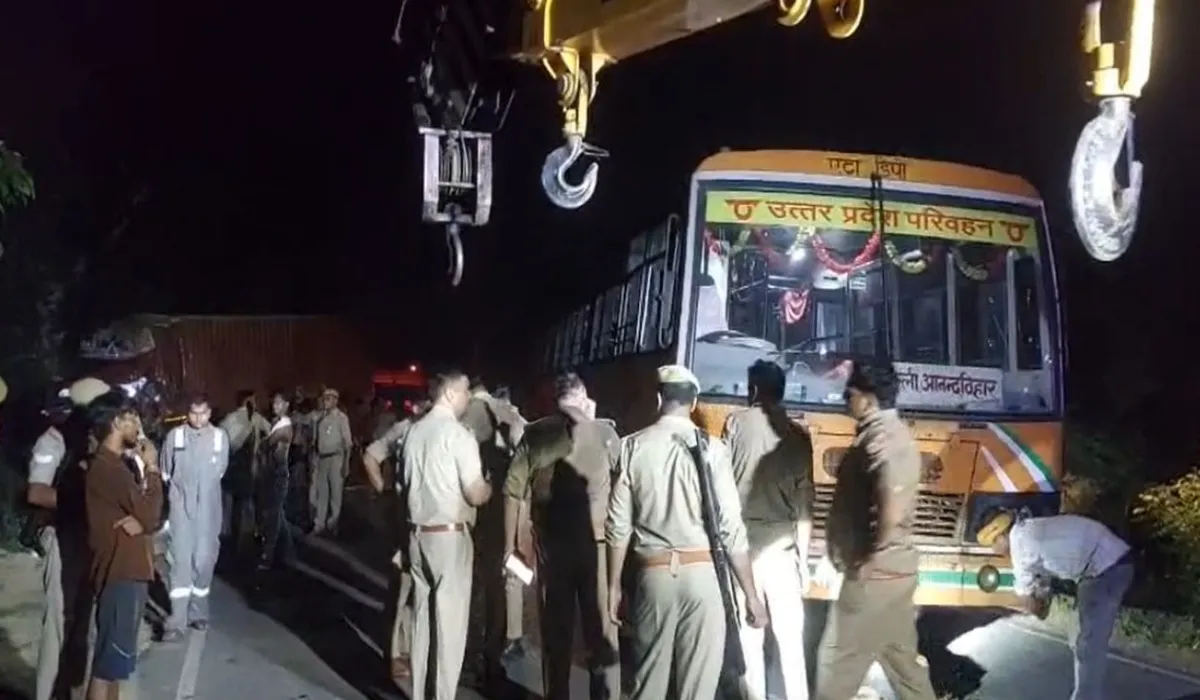 Etah Road Accident
