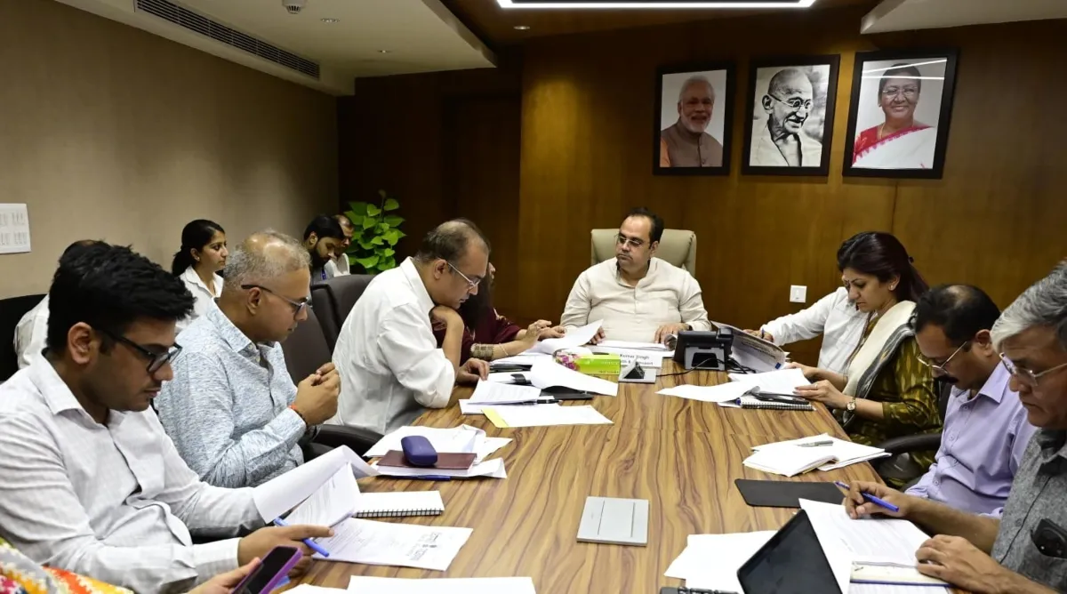 Delhi : नरेला के सत्यवादी राजा हरिश्चंद्र अस्पताल में स्वास्थ्य मंत्री का निरीक्षण, सीटी स्कैन-MRI समेत कई सुधारों के निर्देश