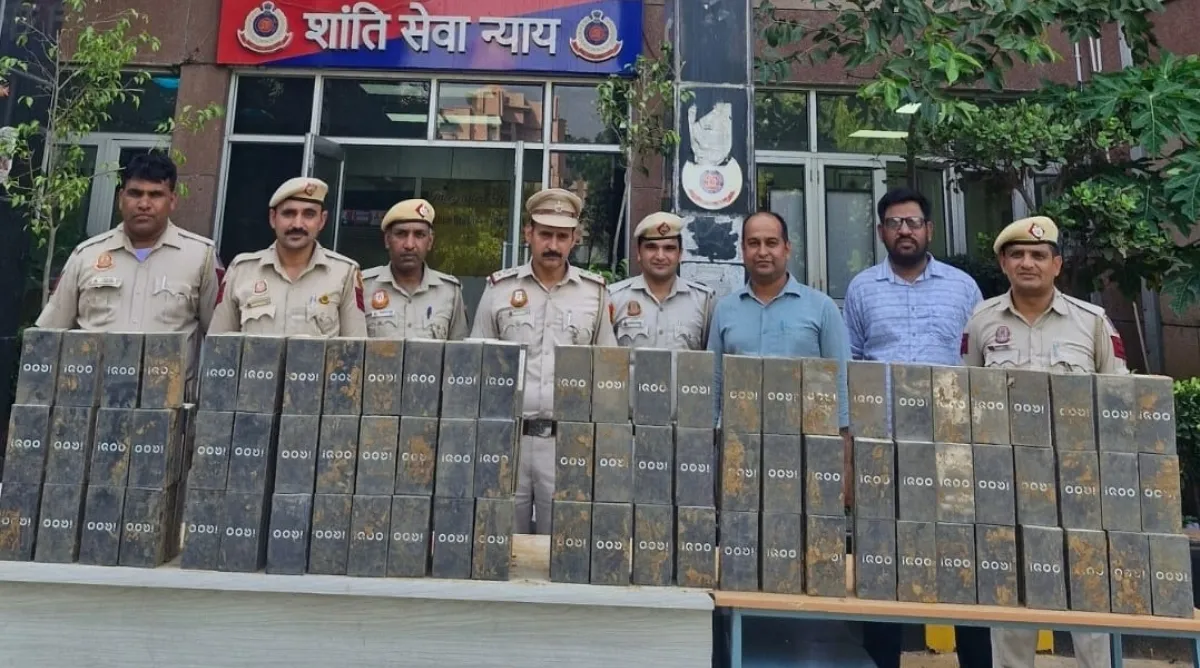 Delhi : अमेजन की डिलीवरी से ही उड़ाए करोड़ों के मोबाइल, पुलिस ने किया गिरफ्तार
