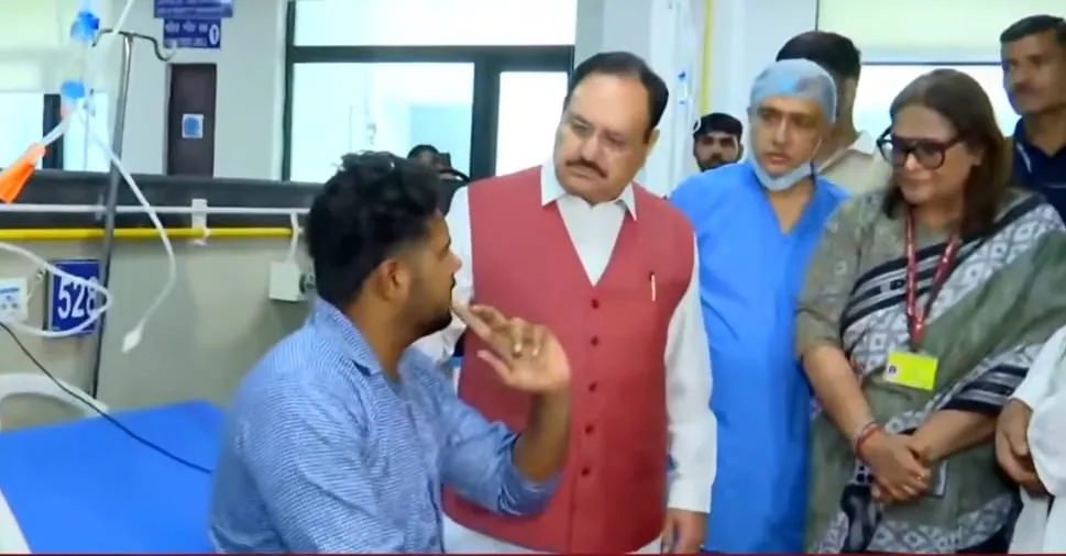 Union-Minister-JP-Nadda-visited-RML-and-Lady-Hardinge-Hospital