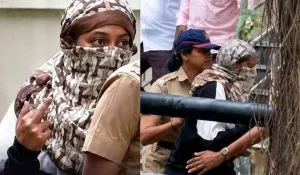 Siya Agarwal Showing Middle Finger to Media