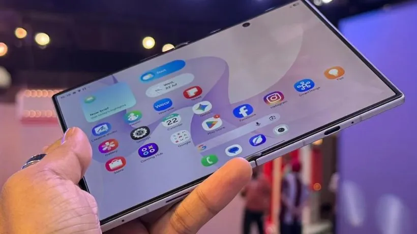 Galaxy Fold8 First Impressions (credit social media )