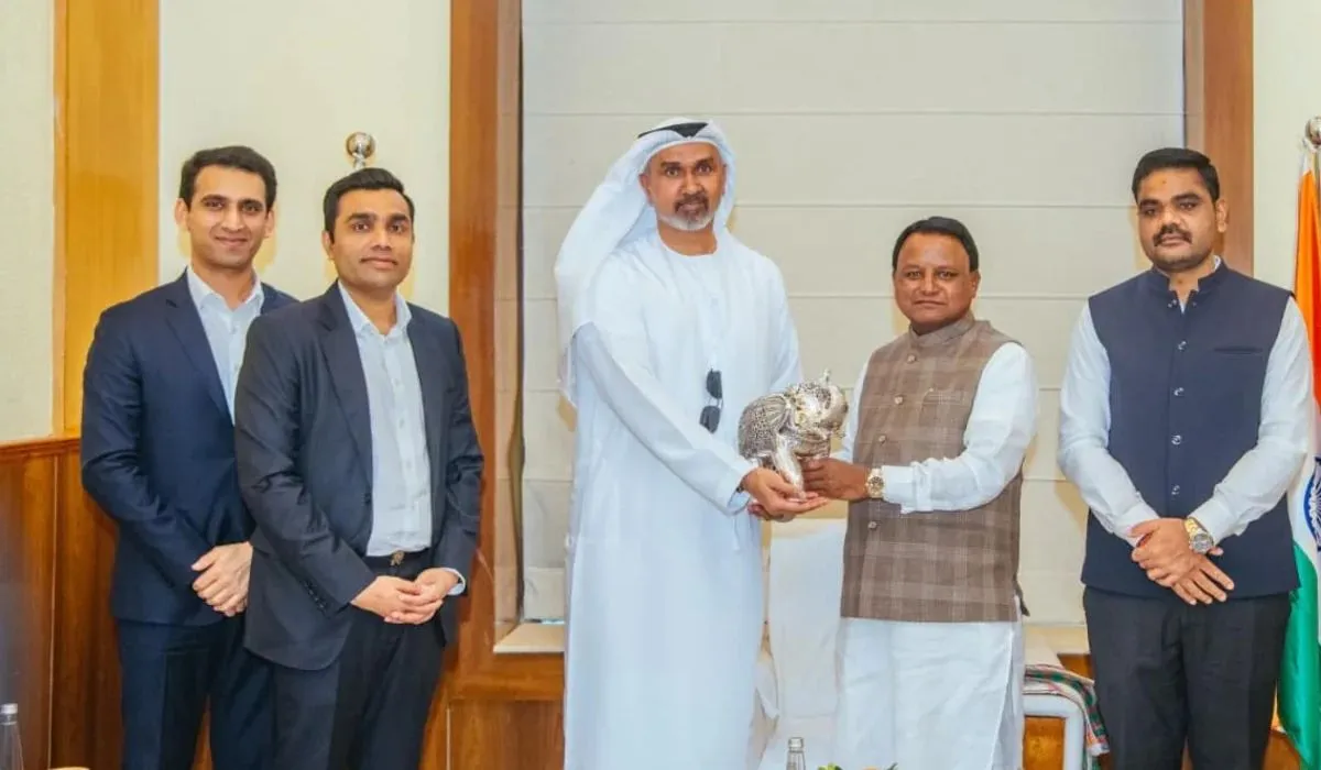 UAE's IHC Adani Group Plan (credit S-M)